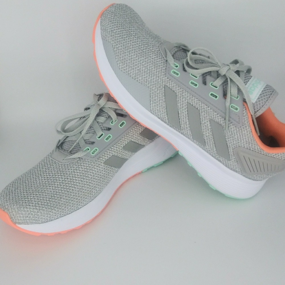 SOLD OUT🚨NEW WOMENS ADIDAS DURAMO 9